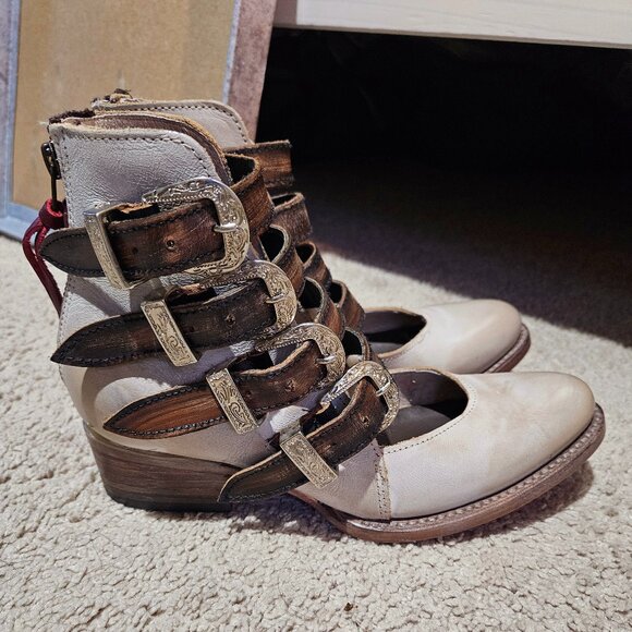 Freebird by Steven Shoes - COPY - Freebird by Steven - Scarlett bootie - Ice Multi - Size 7 - New In Box